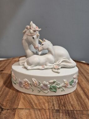 Vintage Enesco Porcelain Unicorn Mother & Foal Music Box (Broken Horn)